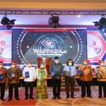 Gubernur Aceh Terima Penghargaan Tokoh Peduli Indonesia Sehat