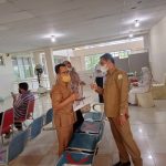 Kadis Kelautan dan Perikanan Aceh Tinjau Proses Screening Vaksinasi Covid-19 di RSUDZA