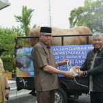 Gubernur Nova Serahkan Sapi Qurban Presiden untuk Kabupaten Aceh Tengah