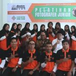 Disnakermobduk Aceh Siapkan Fotografer Junior di Dayah Darul Ihsan Aceh Besar