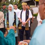 Tiba di Meuligoe Aceh Tamiang, Pj Gubernur Berbalas Pantun dengan Bupati
