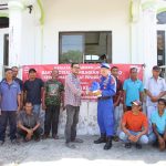 Personel Ditpolairud Polda Aceh Bagikan Sembako di Rusunawa