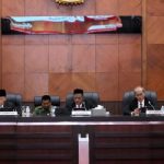 Penjabat Gubernur Hadiri Paripurna DPR Aceh, Dengarkan Pendapat Banggar atas Pertanggungjawaban APBA 2022