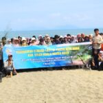 Gelar Aksi Bersih Pantai, LSM Seulanga Aceh Tanami 200 Batang Pohon Cemara di Pantai Alue Naga 