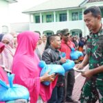 Kodim Aceh Utara Salurkan 124 Paket Zakat Fitrah untuk Warga Kurang Mampu